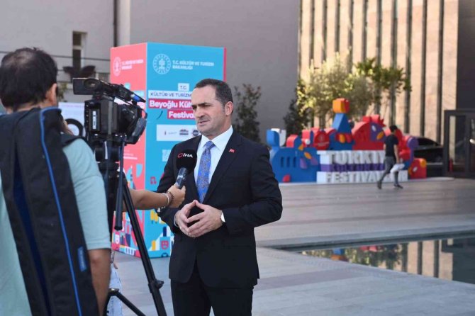 Beyoğlu Belediye Başkanı Yıldız, İ̇stanbulluları Beyoğlu Kültür Yolu Festivali’ne Davet Etti