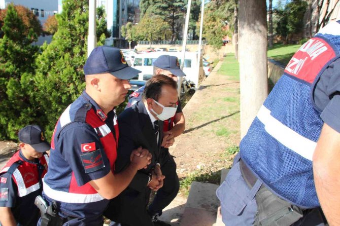 Görevden Alınan Chp’li Semih Şahin’in 12 Yıla Kadar Hapis Talebiyle Yargılandığı Davanın İlk Duruşması Görüldü