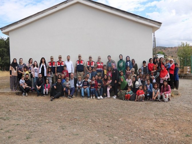 Jandarmadan Öğrencilere Destek