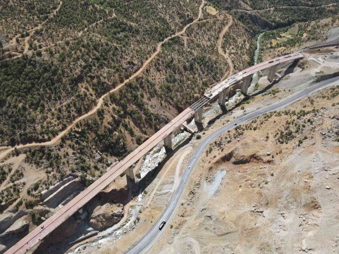 Bitlis’te Dere Üstü Projesi Ve Bitlis Çayı Viyadüğü Çalışmaları