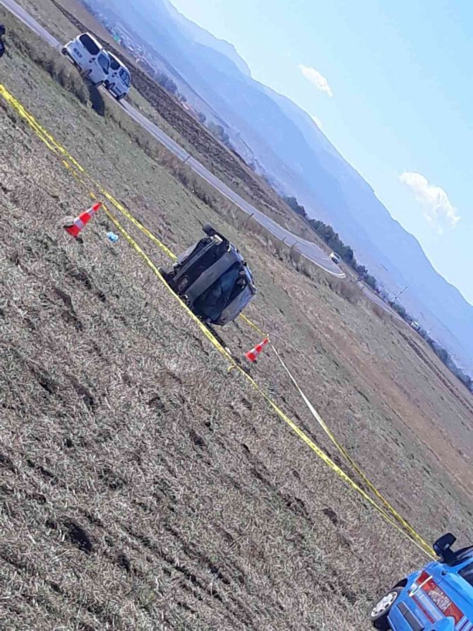 Direksiyon Başında Kalp Krizi Geçiren Sürücü Tarlaya Uçtu: 1 Ölü