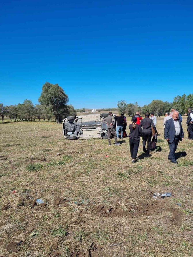 Direksiyon Başında Kalp Krizi Geçiren Sürücü Tarlaya Uçtu: 1 Ölü