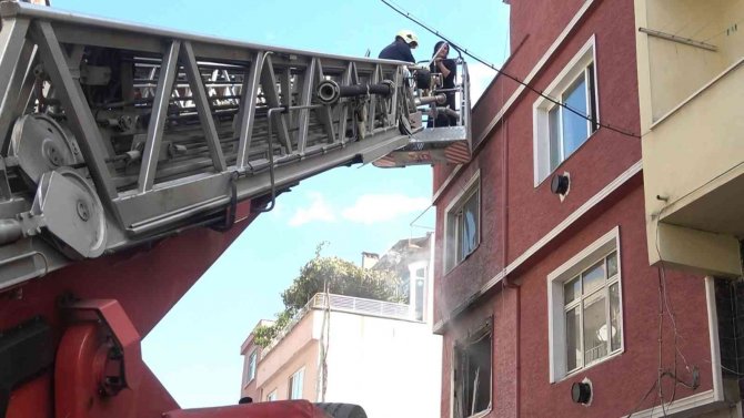 Zamanla Yarış...i̇tfaiye Ve 112 Ekipleri 2 Canı Böyle Hayata Döndürdü