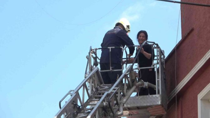 Zamanla Yarış...i̇tfaiye Ve 112 Ekipleri 2 Canı Böyle Hayata Döndürdü