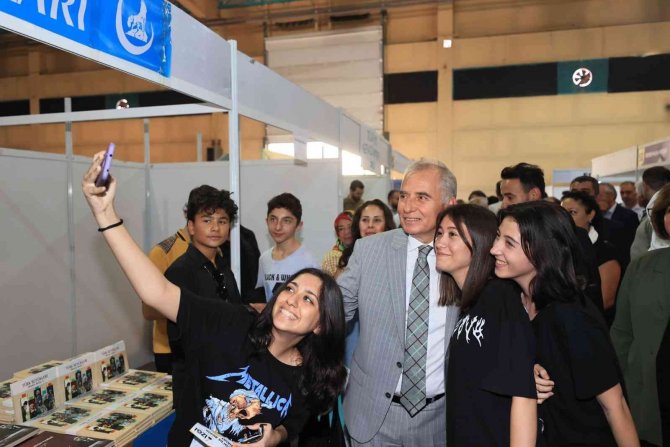 Denizli Büyükşehir Belediyesi Kitap Fuarı 5. Kez Okuyucularla Buluştu