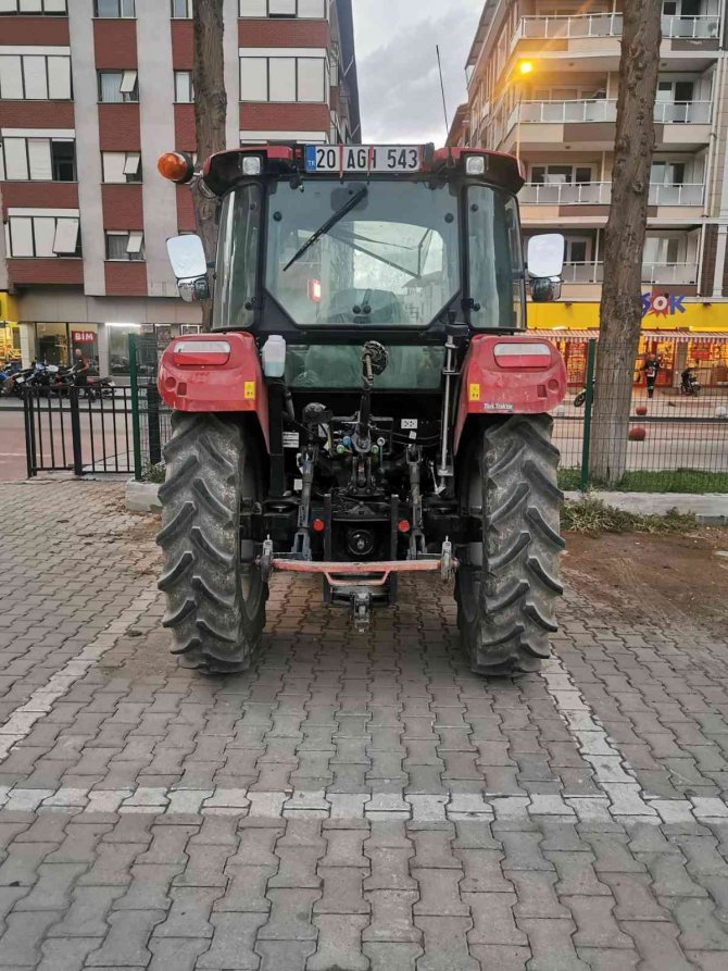 Denizli’de Çalınan Traktör Manisa’da Bulundu