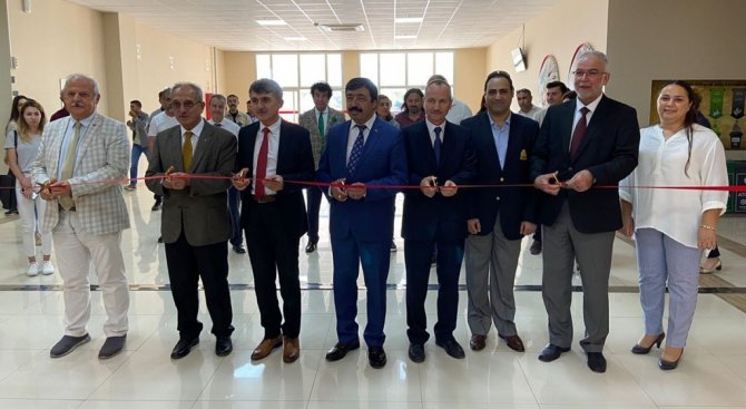 Dpü Gsf’nin Düzenlediği “22’den 22’ye” İsimli Sergi İ̇zmir’de Açıldı