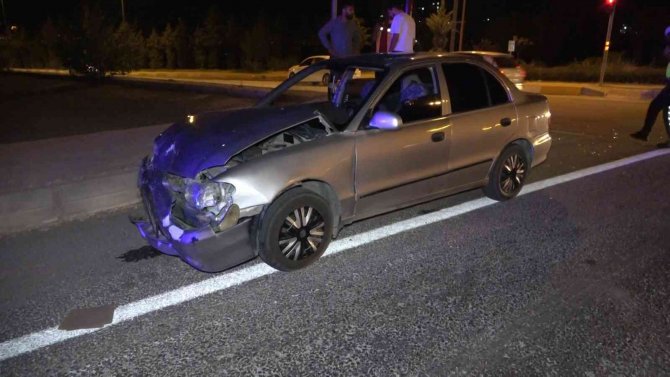 Elazığ’da Ambulans İle Otomobil Çarpıştı: 2 Yaralı