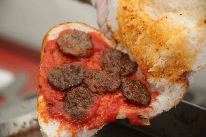 Elazığ’ı Dünyaya Tanıtan Salçalı Köfte Festivali’nin 4’üncüsü Başladı