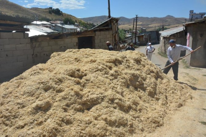 Erzincan’da Çiftçinin Kış Hazırlığı Sürüyor