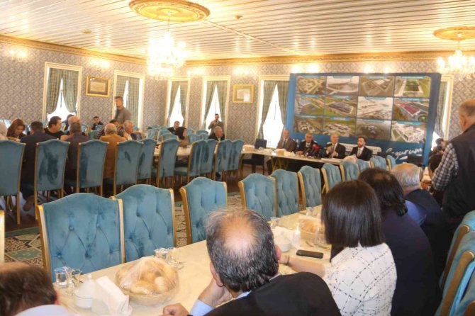 Başkan Sekmen: “1 Ekimden İtibaren Ulaşım Fiyatını Öğrencilerimiz İçin 2,5 Liraya İndirdik”