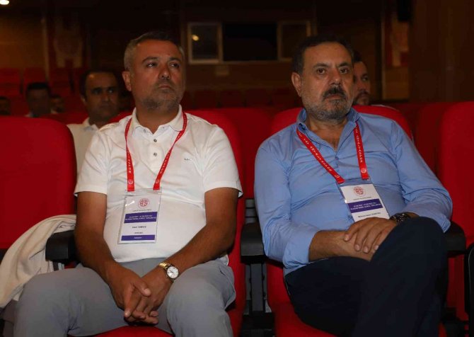 Antalyaspor’da Başkan Yeniden Aziz Çetin