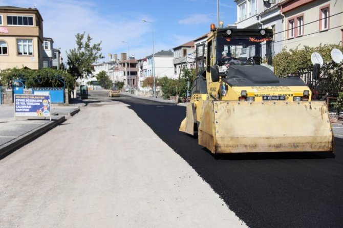 Melikgazi’de Asfalt Çalışmalarına Son Sürat Devam