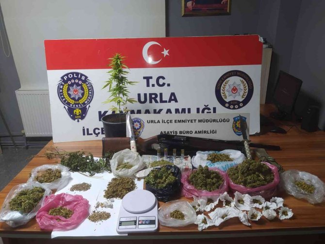 Evinde Uyuşturucu Yaparken Yakalandı