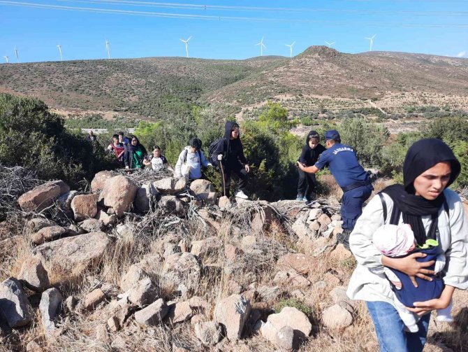 İ̇zmir’de Göçmen Operasyonu: 156 Düzensiz Göçmen Yakalandı