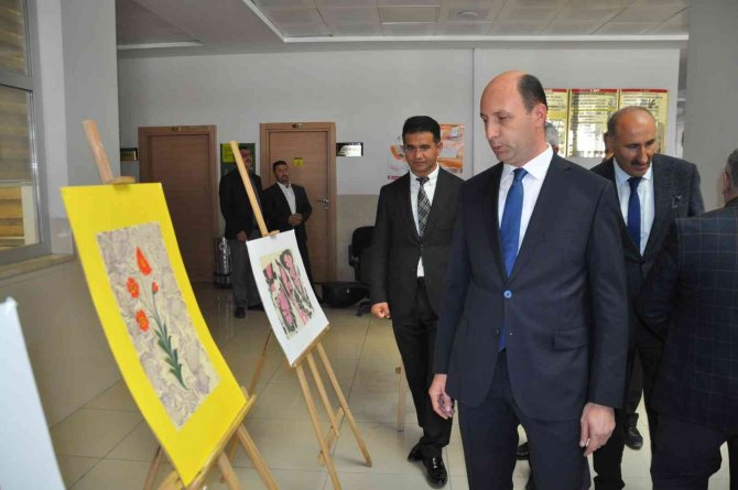 Kars’ta Mahkumların El Emeği Eserleri Sergilendi