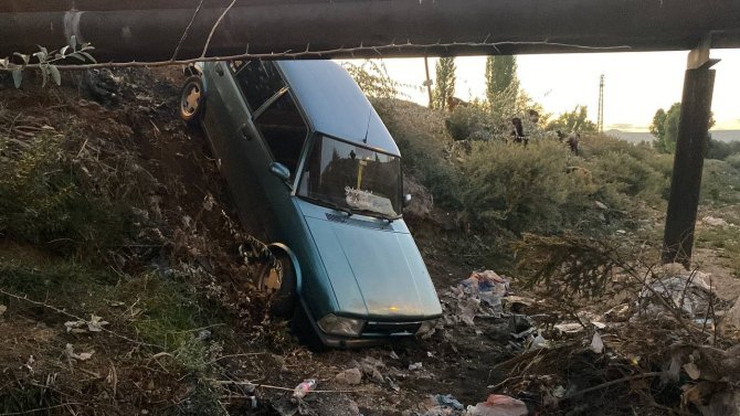 Çocukların Otomobil Gezintisi Kanalda Bitti
