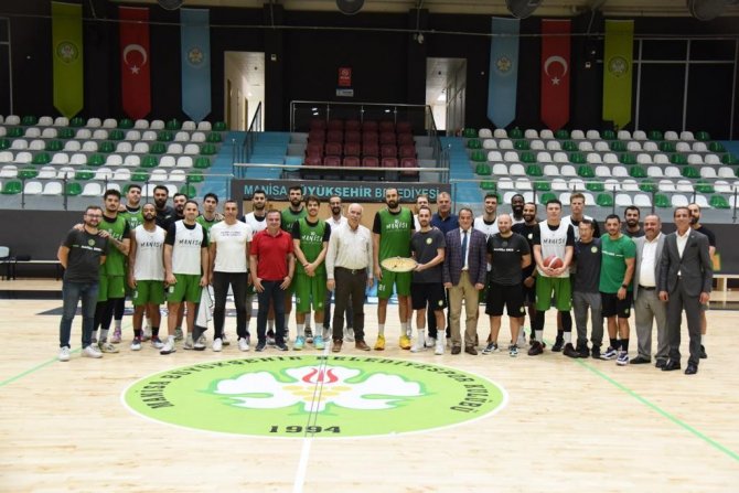 Başkan Güzgülü’den ‘Potanın Tarzanları’na Tatlı Ziyaret