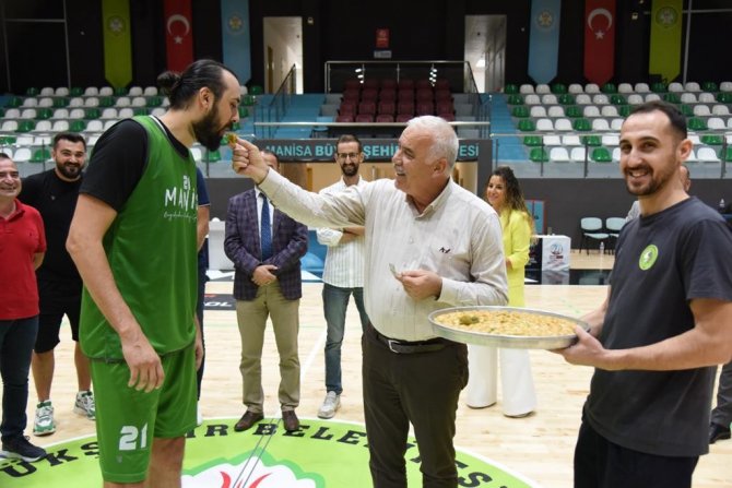 Başkan Güzgülü’den ‘Potanın Tarzanları’na Tatlı Ziyaret