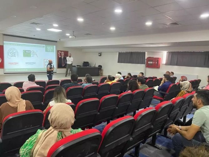 Rehber Öğretmenlere “En İ̇yi Narkotik Polisi: Anne” Semineri Düzenlendi