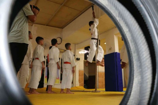 Şanlıurfalı Genç Judoda Türkiye Birincisi Oldu
