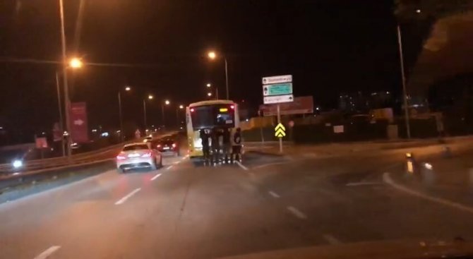 Sultanbeyli’de Trafikte Tehlikeli Oyun