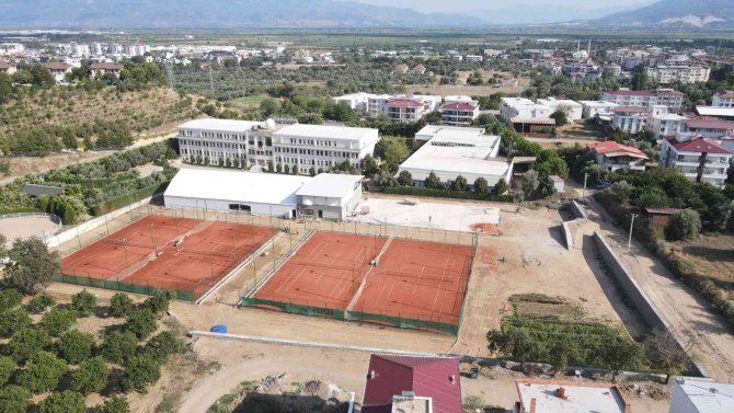 Tenispark’ta Çevre Düzenleme Çalışmaları Başladı