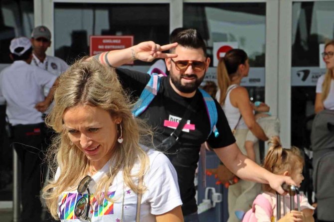 Seferberlik Sonrası Rusya’dan Antalya’ya Gelen Günlük 80 Uçağa 3-4 Sefer İlave Edilmiş Durumda