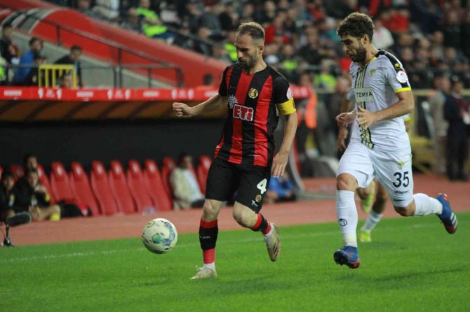 Muş 1984 Muşsporlu Bazı Futbolculardan Eskişehirspor’a Trabzonspor Göndermesi