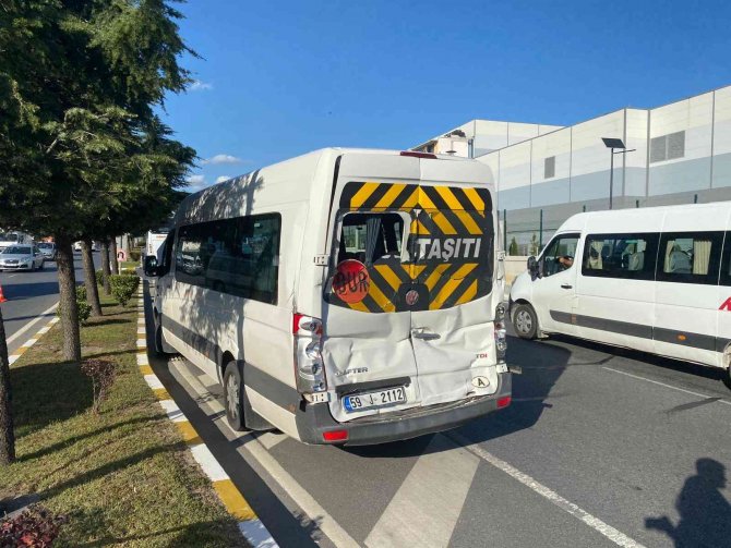 Zincirleme Kazada 17 İşçi Yaralandı