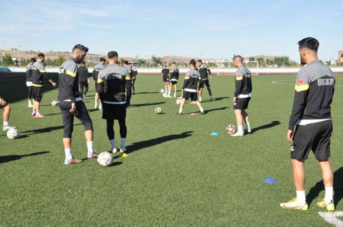 Kars 36 Spor Bayburt Maçı Hazırlıklarını Sürdürüyor