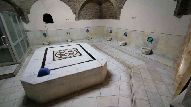 Aksaray’ın Tarihi Hamamının Bacası Tütüyor