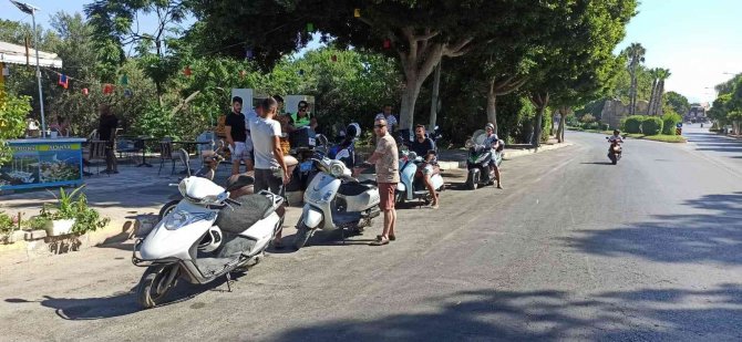 Antalya’da 6 Bin 600 Motosiklet Sürücüsünü Denetlendi