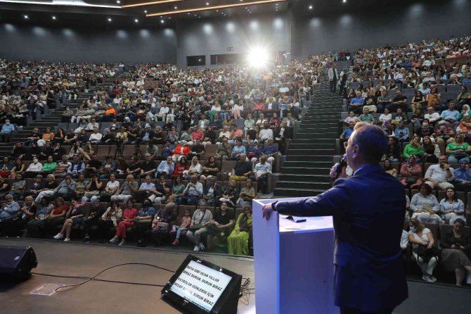 Başakşehir’de Kültür Sanat Sezonu Emel Sayın’la Başladı
