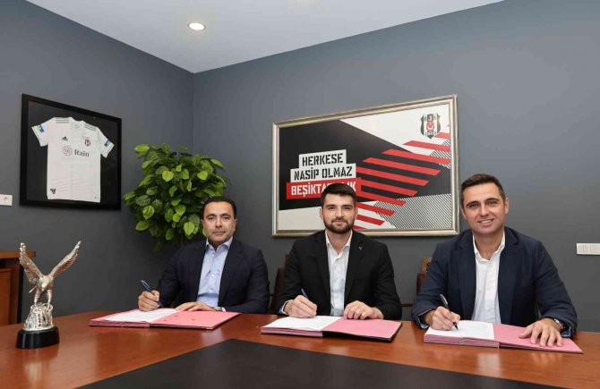 Beşiktaş’ta Ersin Destanoğlu’nun Sözleşmesi Yenilendi