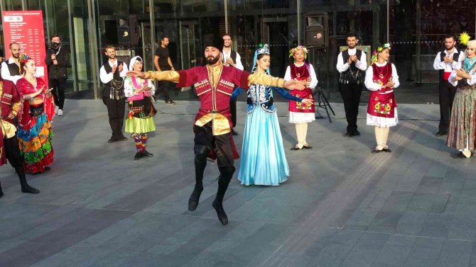 Beyoğlu Kültür Yolu Festivali İlk Gününde Renkli Görüntülere Sahne Oldu