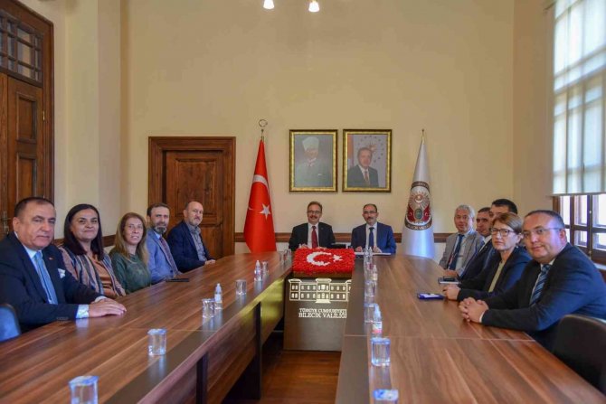 Bilecik Valiliği Ve Bilecik Şeyh Edebali Üniversitesi Arasında Eğitim İş Birliği Protokolü İmzalandı