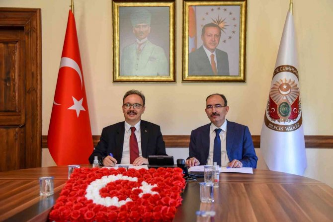 Bilecik Valiliği Ve Bilecik Şeyh Edebali Üniversitesi Arasında Eğitim İş Birliği Protokolü İmzalandı