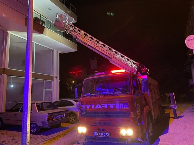 "Kendimi İyi Hissetmiyorum" Mesajının Ardından Evinde Ölü Bulundu