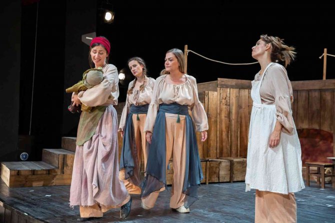 Tiyatro, Yeni Sezona ’Merhaba’ Dedi