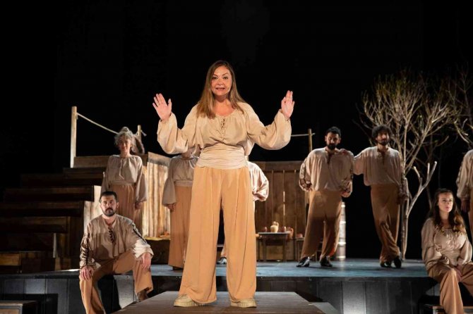 Tiyatro, Yeni Sezona ’Merhaba’ Dedi