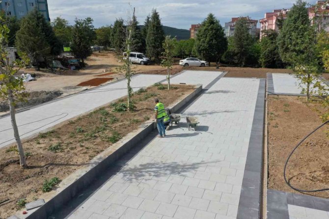 33 Bin Metrekare Alana Park