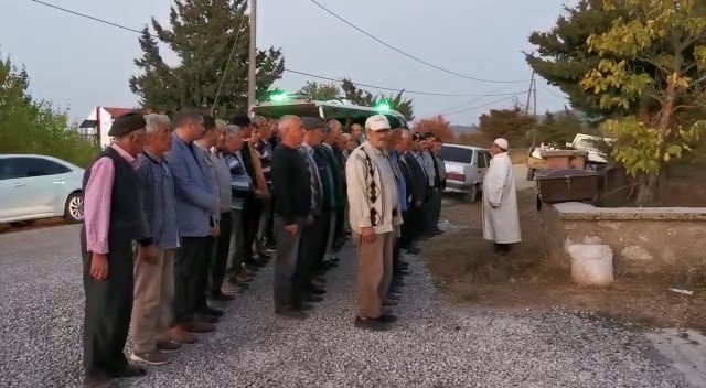 11 Gün Sonra Serada Ölü Bulunan Yaşlı Çiftçi Toprağa Verildi