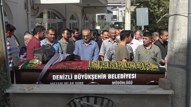 Üzerine Devrilen Duvarın Altında Can Veren 18 Günlük Gelin, Son Yolculuğuna Uğurlandı