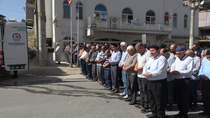 Üzerine Devrilen Duvarın Altında Can Veren 18 Günlük Gelin, Son Yolculuğuna Uğurlandı