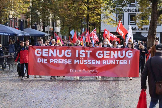 Almanya’da Hayat Pahalılığı Protestosu