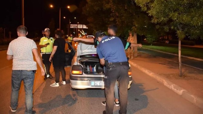 Erzincan’da Çeşitli Suçlardan Aranan 10 Kişi Yakalandı