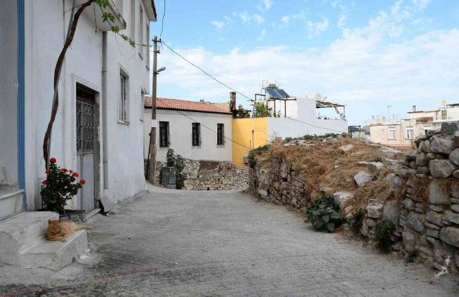 Eski Kuşadası’nda Yenileme Çalışmaları Devam Ediyor