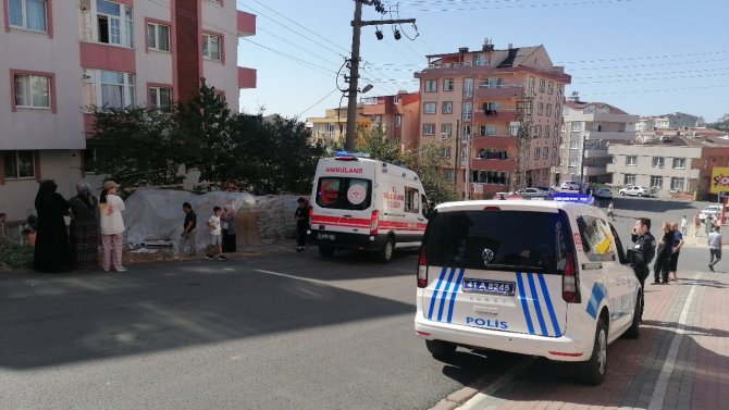 Sıva Yapan İşçi 3 Metre Yükseklikten Düştü