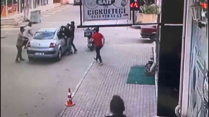 Sinyal Verme Kavgasında Onlarca Kişi Birbirine Girdi: O Anlar Kamerada